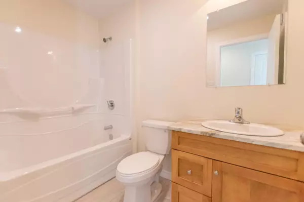 Hermon, ME 04401,18 Hunter DR