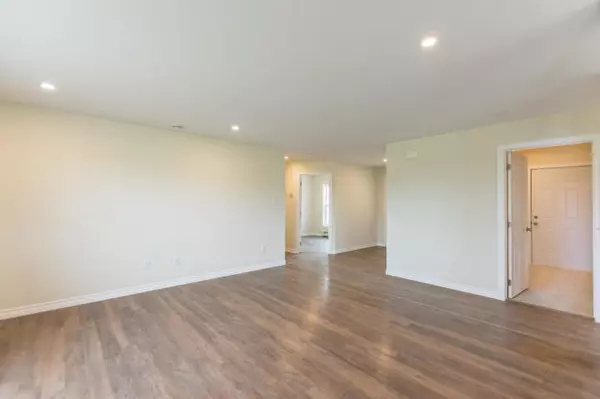 Hermon, ME 04401,18 Hunter DR