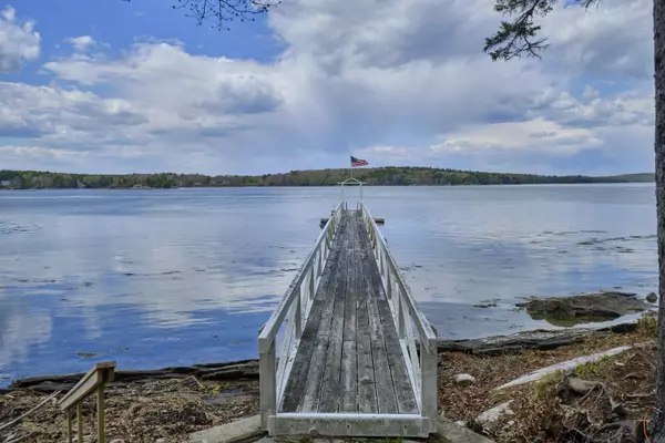 Waldoboro, ME 04572,279 Deaver RD