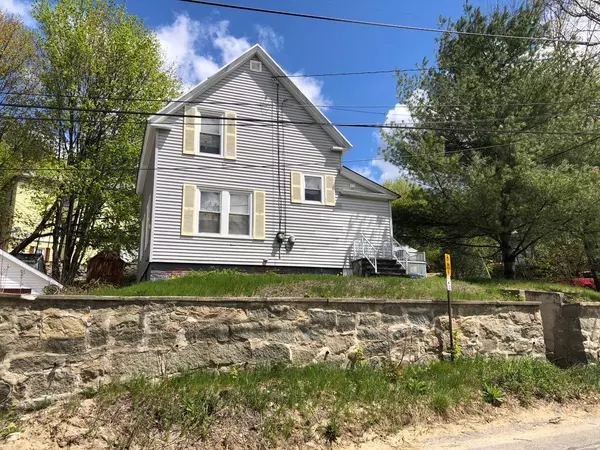 8 Bucknum ST, Mexico, ME 04257