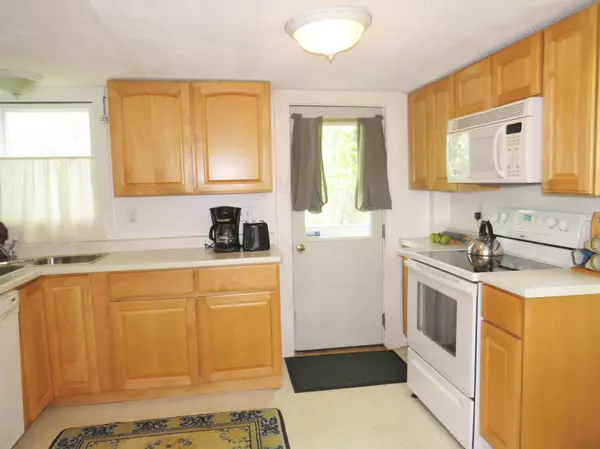 Thomaston, ME 04861,91 Erin ST