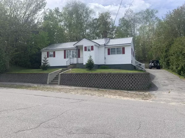 24 Cottage RD, Millinocket, ME 04462