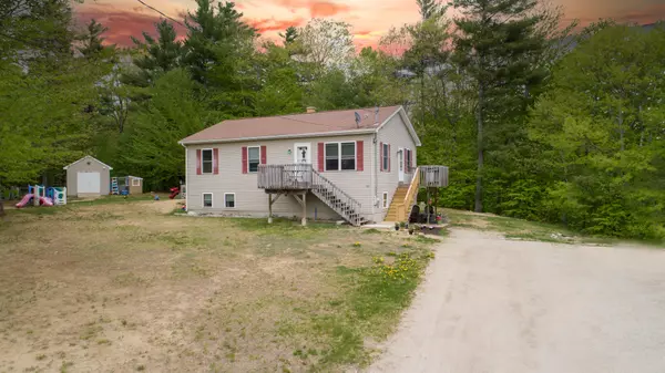 25 Hope Hill DR, Hebron, ME 04238