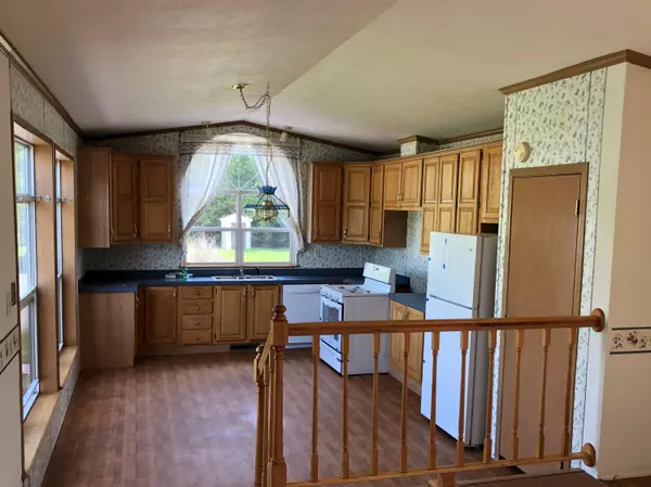 Poland, ME 04274,15 Forest DR