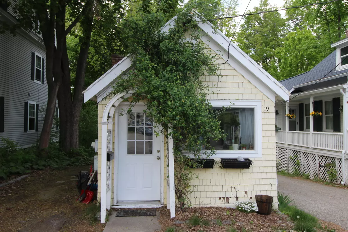 South Berwick, ME 03908,19 Norton ST