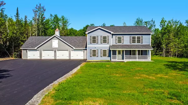 142 Pepin RD, Sidney, ME 04330