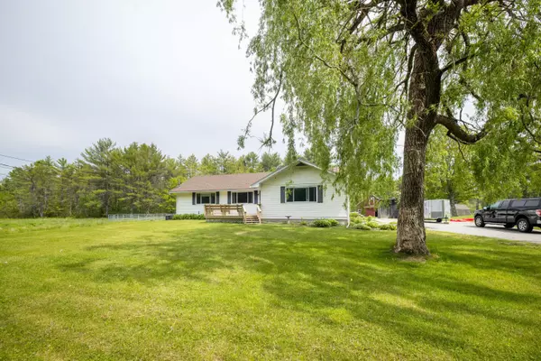 121 Devine RD, Whitefield, ME 04353