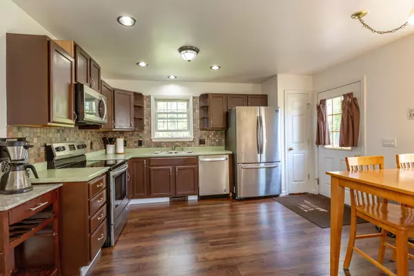 Topsham, ME 04086,10 Hemlock DR