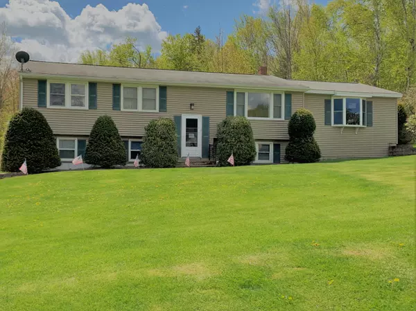 113 Seminole DR, Farmington, ME 04938