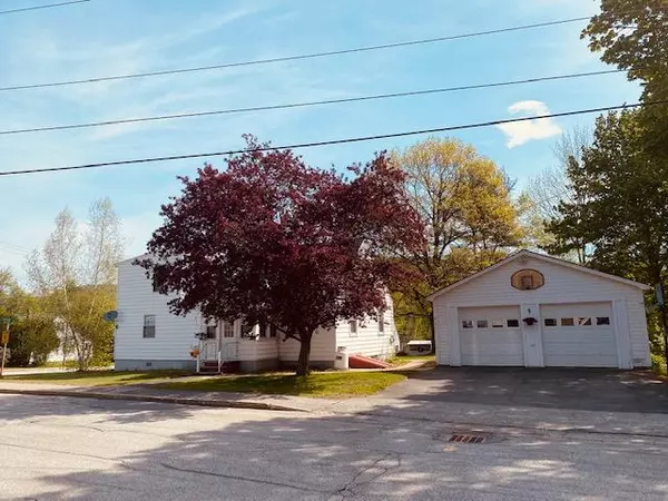 762 Somerset ST, Rumford, ME 04276
