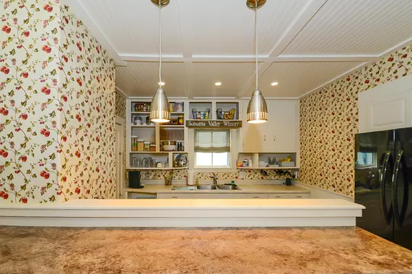 Norway, ME 04268,42 Beal ST