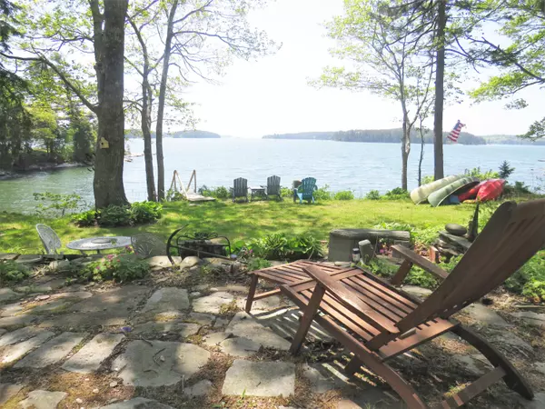 Waldoboro, ME 04572,1310 Back Cove CV