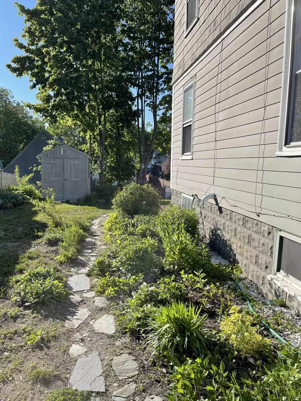 South Portland, ME 04106,17 Alfred ST