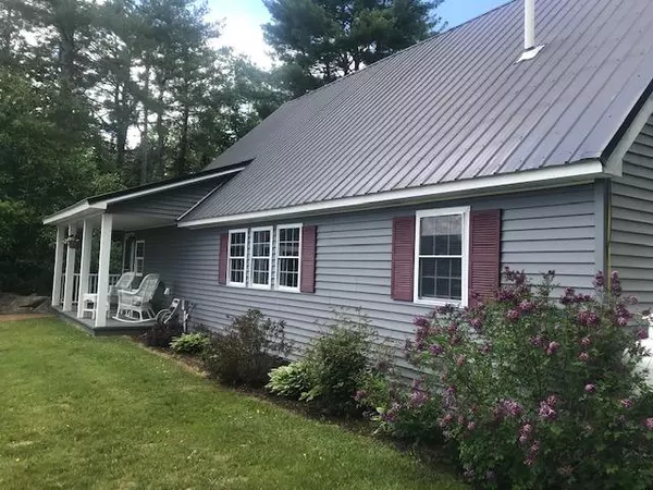 215 Stream RD, Winterport, ME 04496