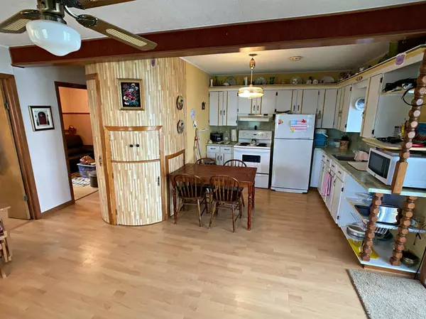 Madawaska, ME 04756,321 Lake Shore RD