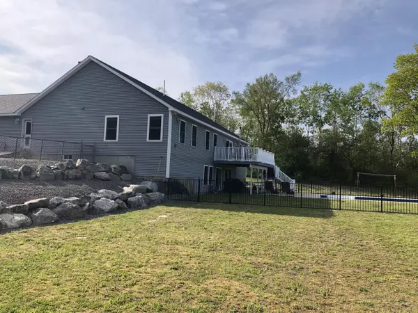 Hampden, ME 04444,387 Back Winterport RD