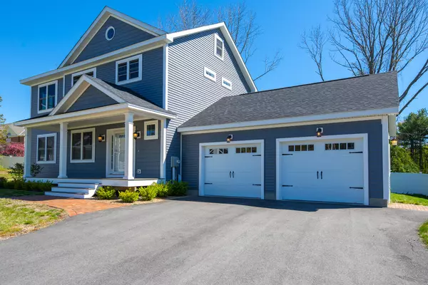 14 School ST, Kittery, ME 03904