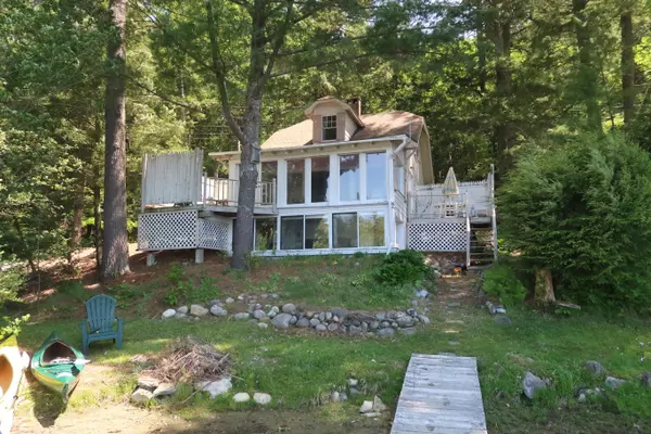 527 E Sunflower LN E, Sidney, ME 04330
