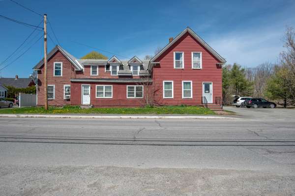 8 County RD, Milford, ME 04461