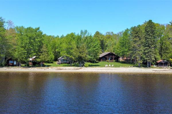 8 Sand Beach LN, Burnham, ME 04922