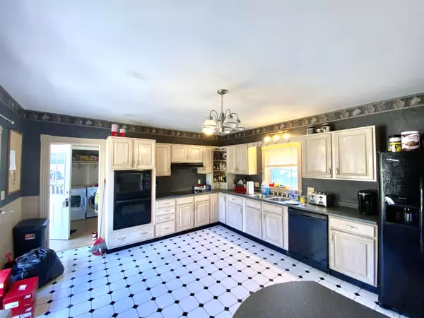 Old Town, ME 04468,87 6th ST