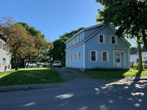 10 Cedar ST, Rockland, ME 04841