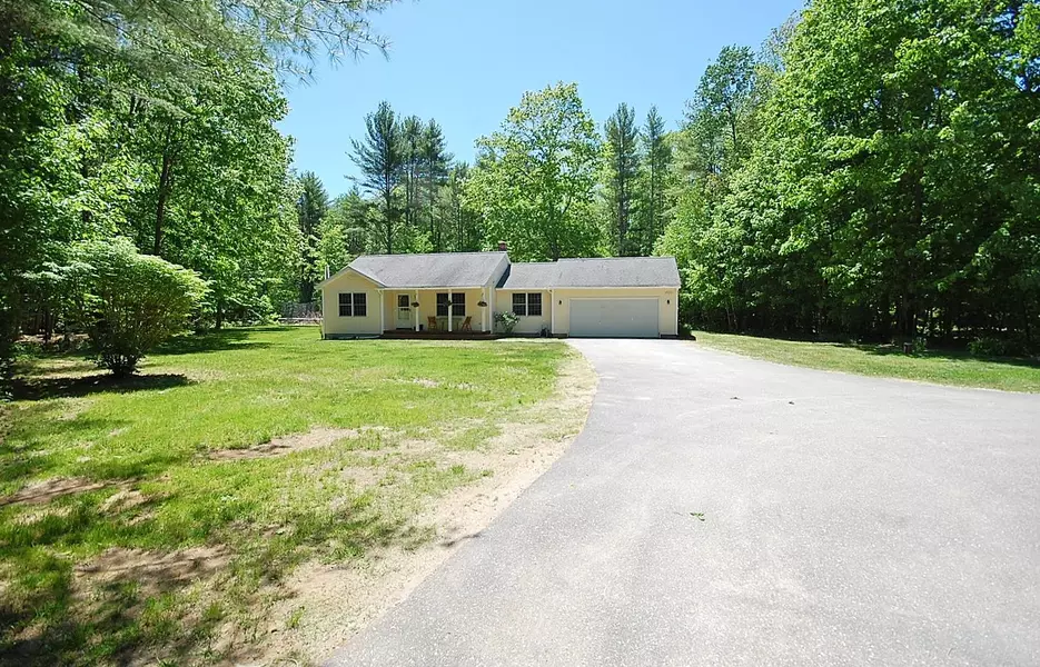 17 Sally LN, New Gloucester, ME 04260