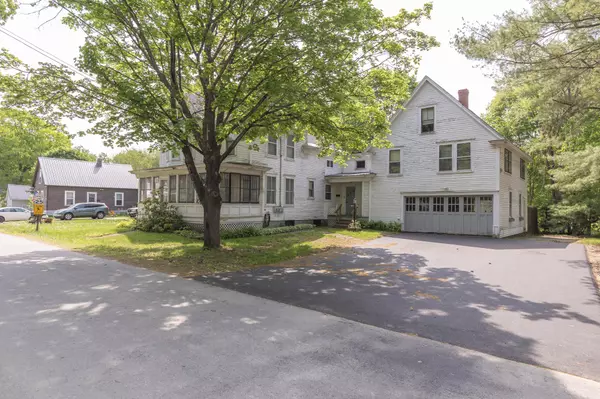 Newport, ME 04953,11 Park AVE