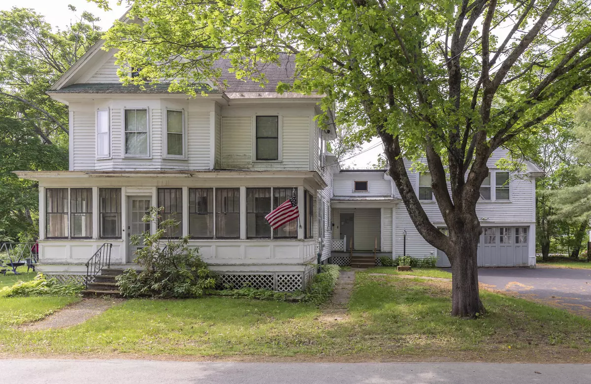 Newport, ME 04953,11 Park AVE