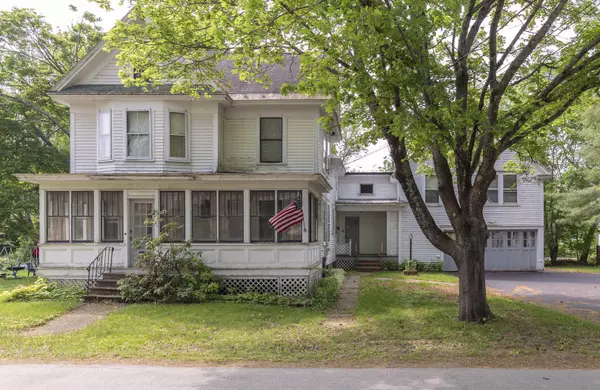 11 Park AVE, Newport, ME 04953