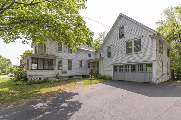 Newport, ME 04953,11 Park AVE