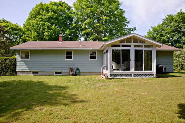 Lewiston, ME 04240,9 Surry LN
