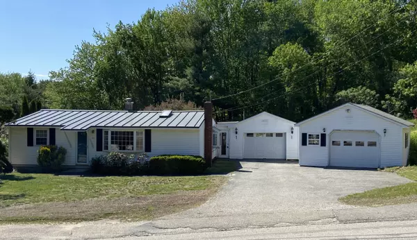 785 Court ST, Auburn, ME 04210