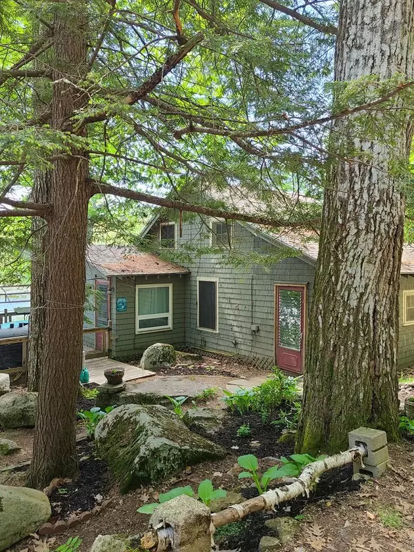 West Gardiner, ME 04345,8 Jordan LN