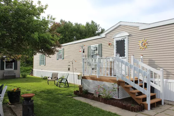 16 Fox Run DR, Lewiston, ME 04240