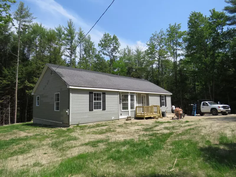 8 Jason RD, New Gloucester, ME 04260