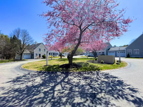 Portland, ME 04103,10 Quaker LN #10