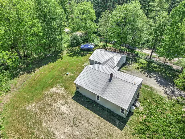 Norridgewock, ME 04957,303 Madison RD