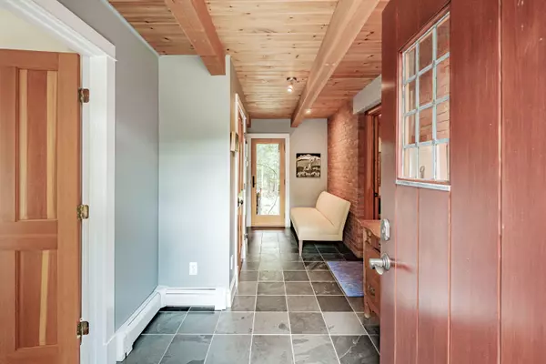 South Portland, ME 04106,49 Hawthorne LN