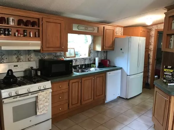 Nobleboro, ME 04555,17 Benner LN