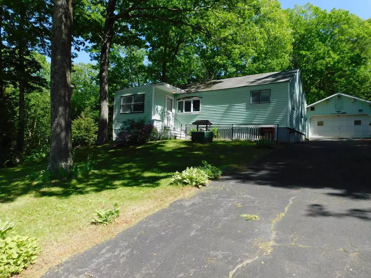 Lewiston, ME 04240,132 Apple RD