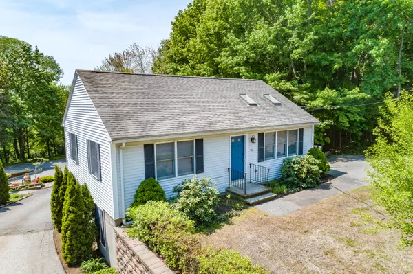 Topsham, ME 04086,16 Winter ST