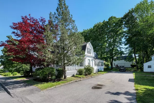 Saco, ME 04072,15 Cleveland ST