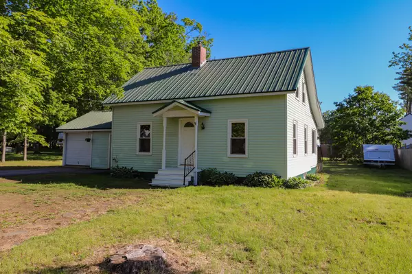 33 North ST, Dixfield, ME 04224
