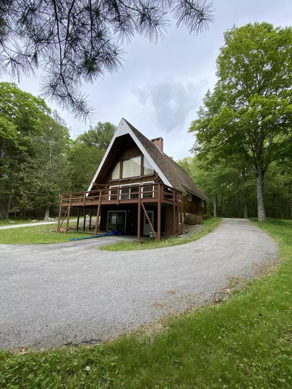 21 Upper Oak Point RD, Winterport, ME 04496