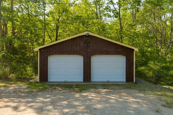 Whitefield, ME 04353,79 Jefferson RD