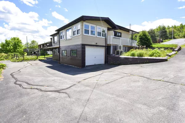 Madawaska, ME 04756,516 Riverview ST