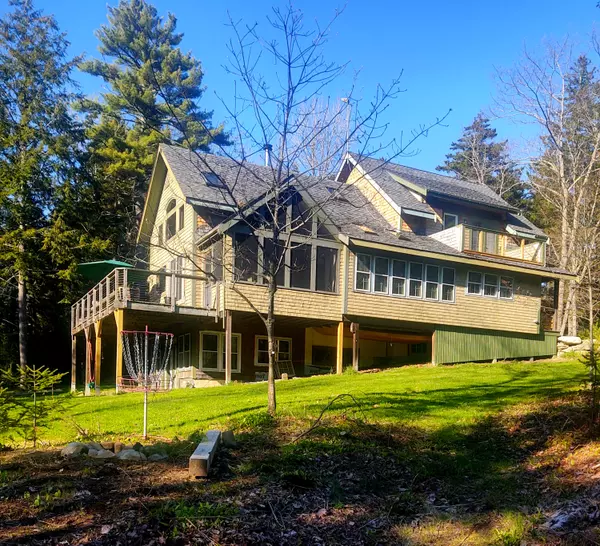 Waldoboro, ME 04572,2101 Friendship RD