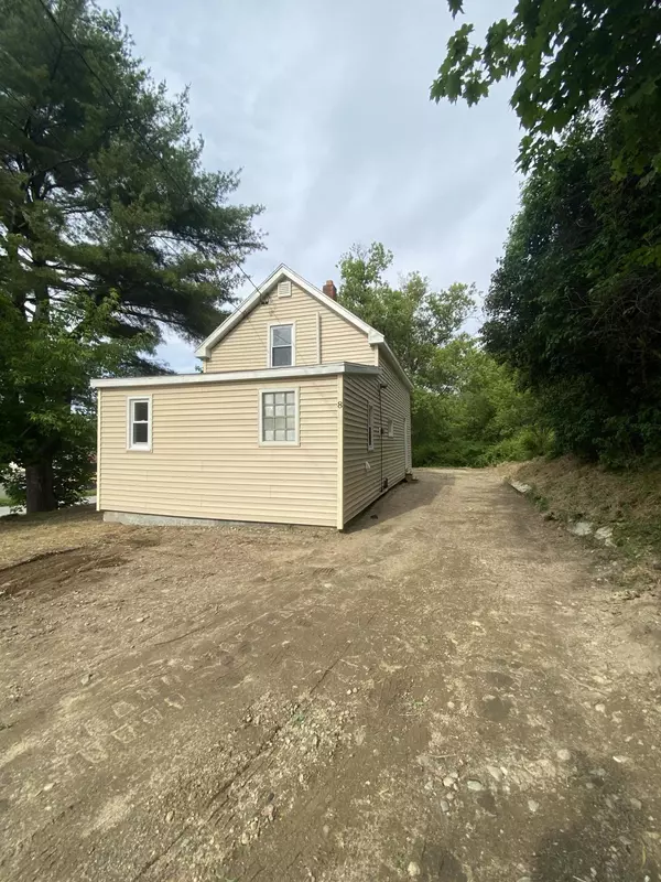 Lewiston, ME 04240,8 Willow CIR