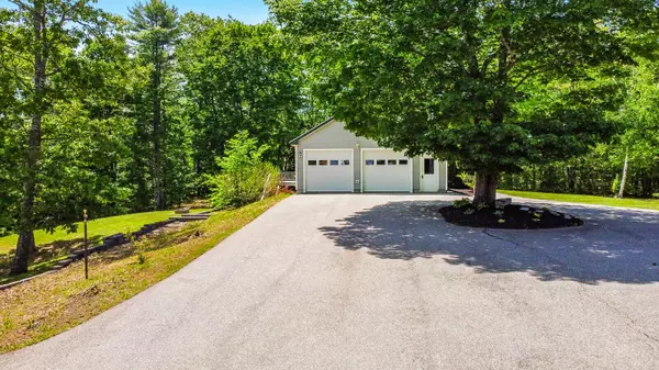 Whitefield, ME 04353,11 Hickory LN